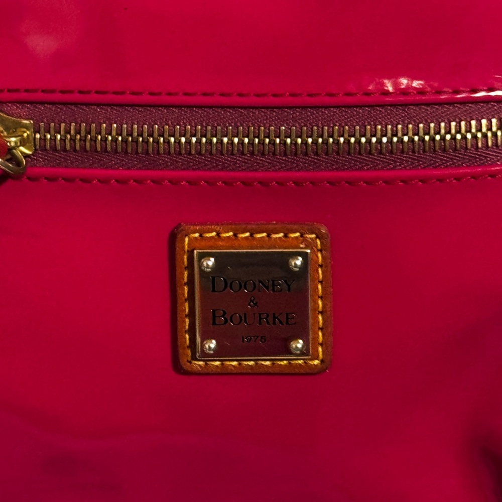 Dooney & Bourke Fuchsia Patent Leather Shoulder Bag with Leather Trim Rare - Picture 4 of 10